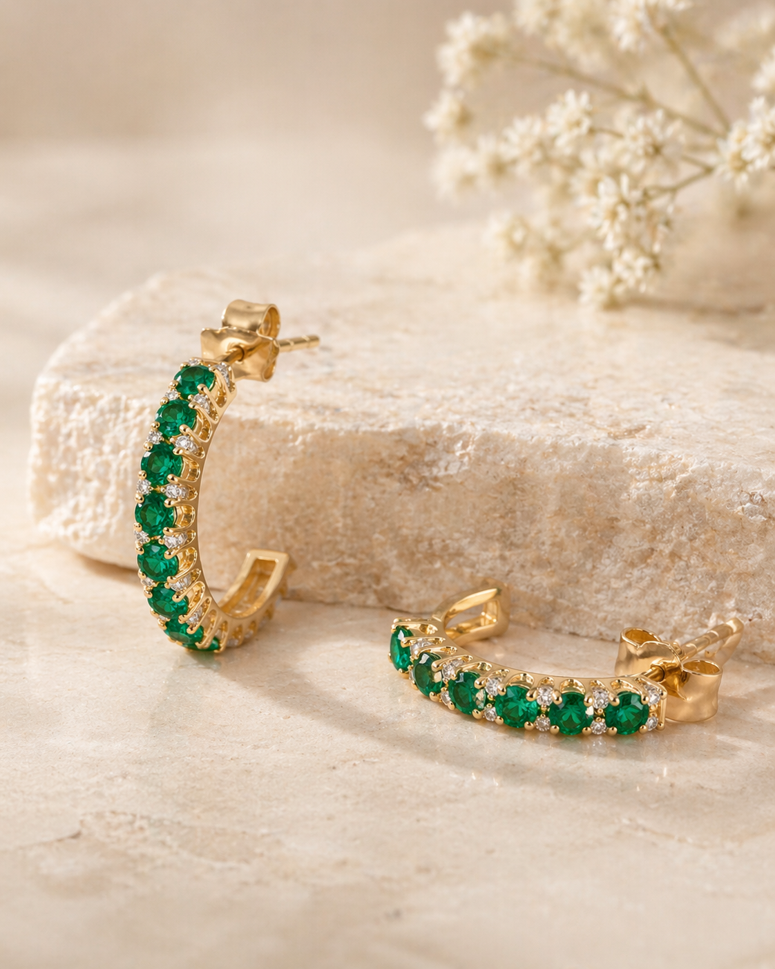 Emerald earring gallery image